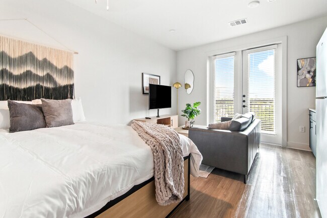 Building Photo - 714 Richmond Ave.