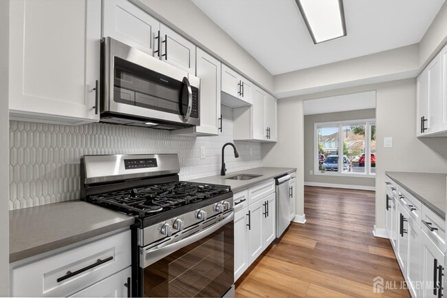 Building Photo - 172 Nathan Dr