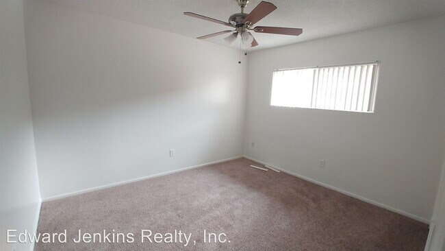 Building Photo - 12717 Cranbrook Ave