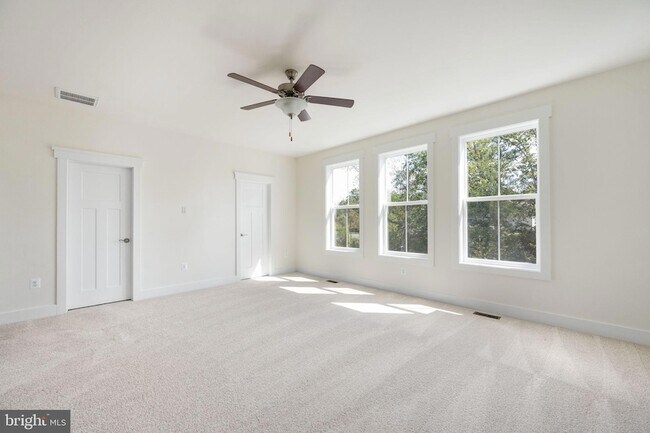 Building Photo - 354 Evermore Ln