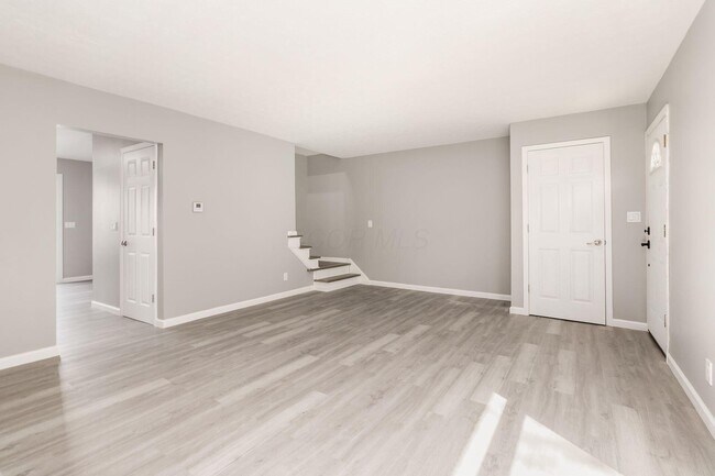 Building Photo - 1865 Willoway Cir N