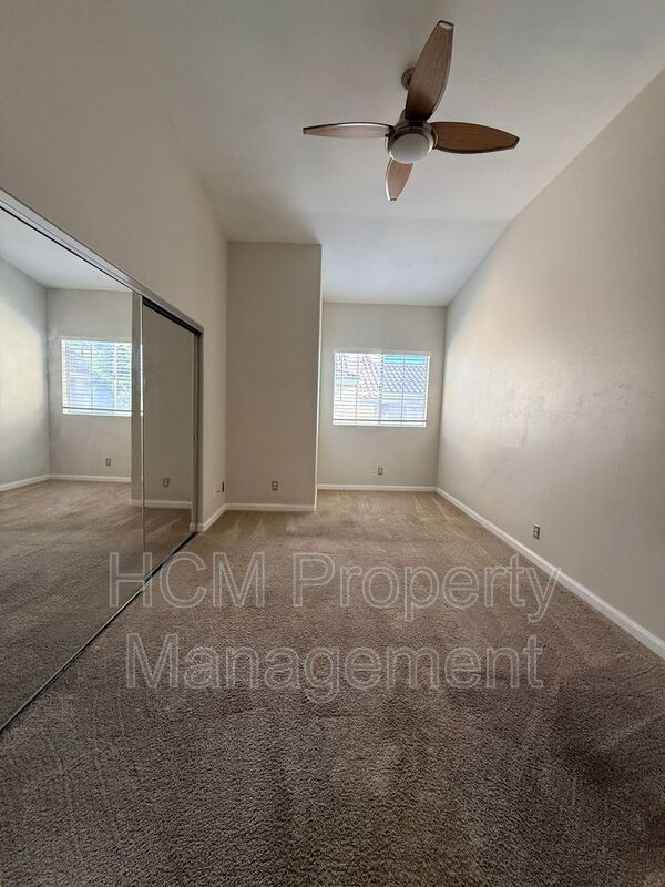 Building Photo - 25133 Via Azul