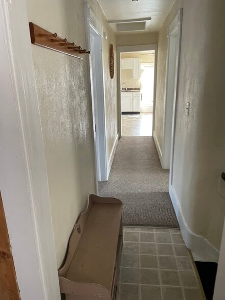 Building Photo - 4128 River Dr