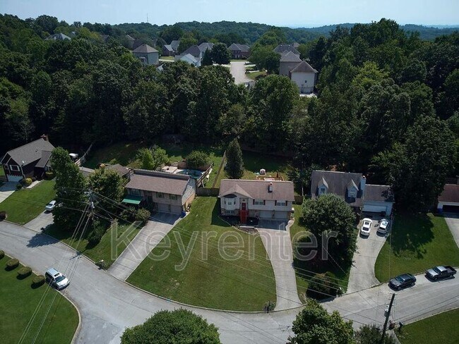 Building Photo - 5928 Rolling Ridge Dr