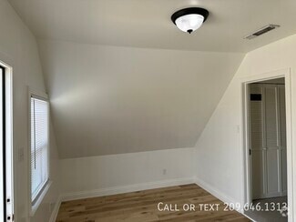 Building Photo - 1006 Moffett Rd