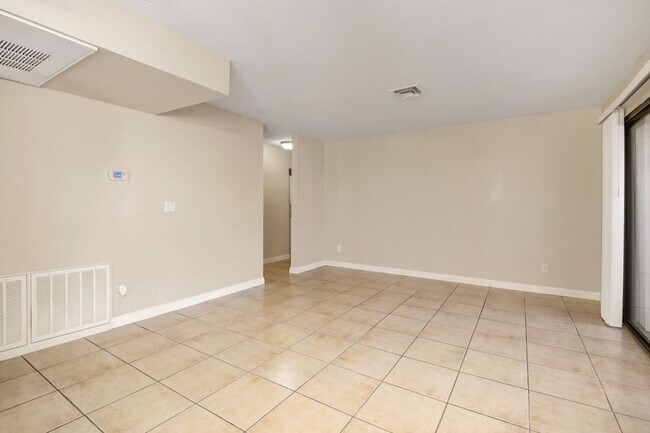 Building Photo - 4860 Nara Vista Way