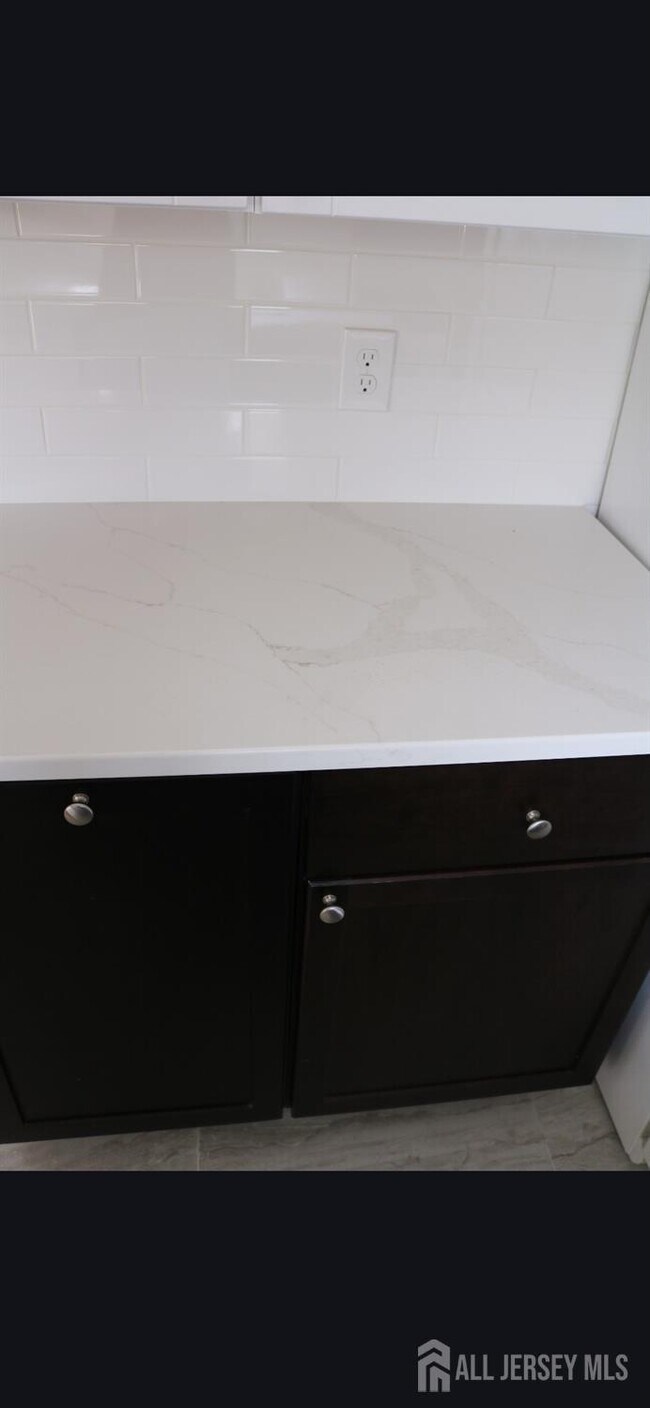 Building Photo - 5 Fallow Dr