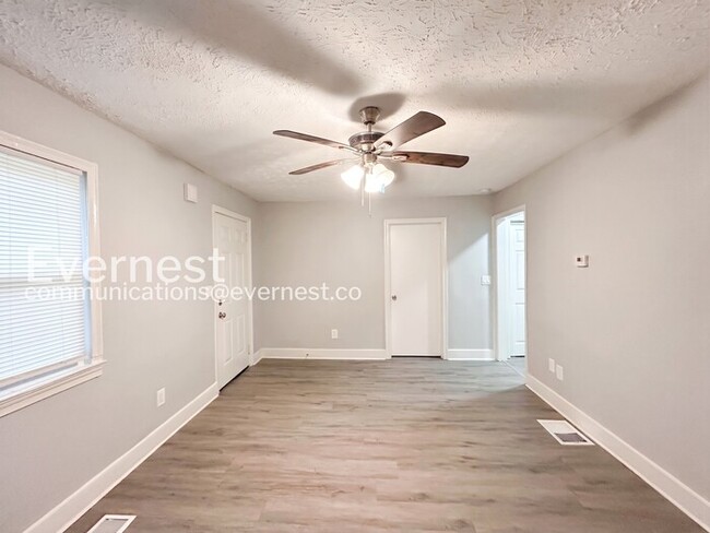 Building Photo - 2175 Pansy St NW