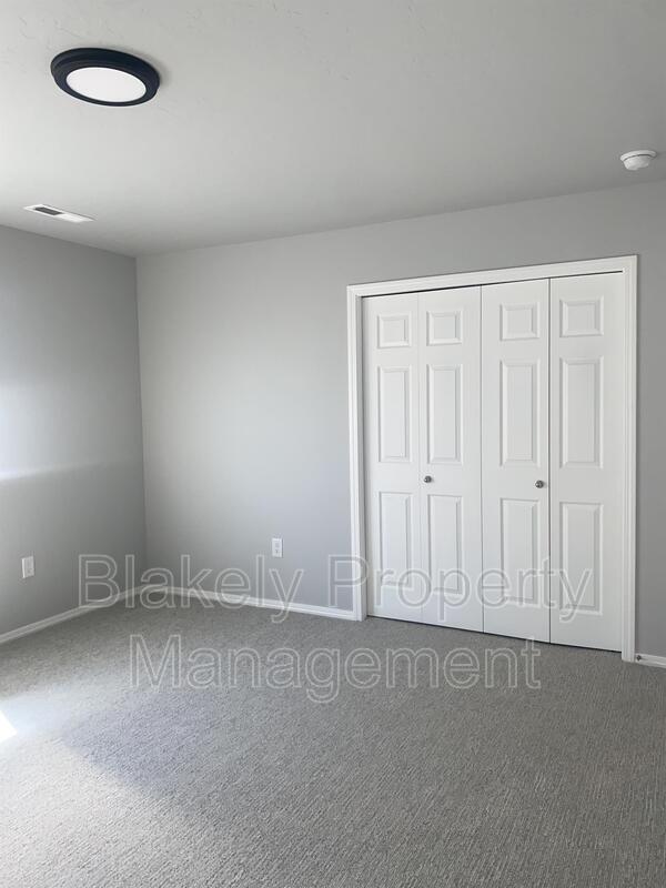 Building Photo - 1415 Carrol Town Wy