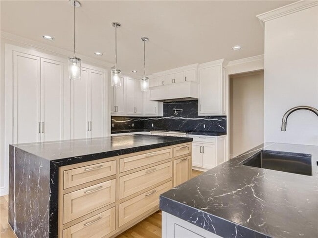 Building Photo - 267 Commons Ford Rd