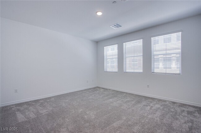 Building Photo - 2555 Hampton Rd
