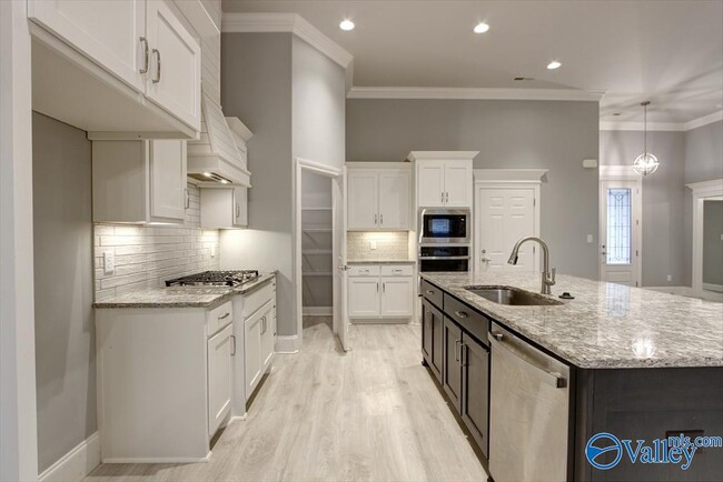 Building Photo - 26415 Birkshire Ln