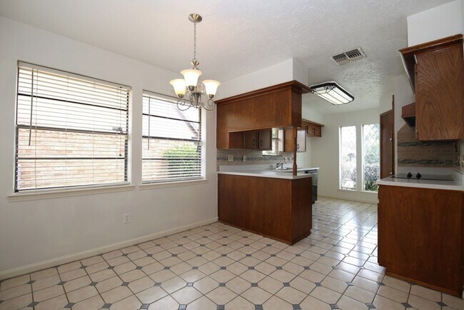 Building Photo - 11662 Sagewillow Ln