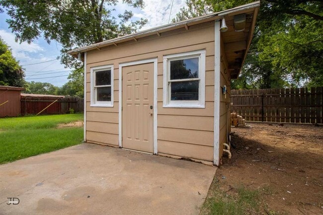 Building Photo - 4304 Wynnwood Dr