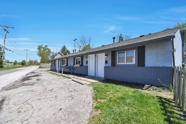 Primary Photo - 1794 Genessee Ave