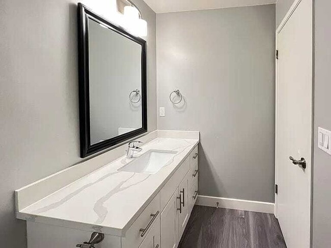 Building Photo - 170 E 2nd St