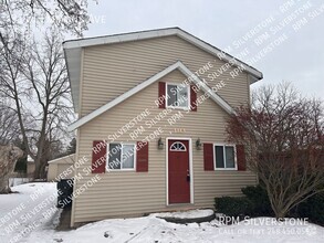 Building Photo - Spacious 2-bedroom