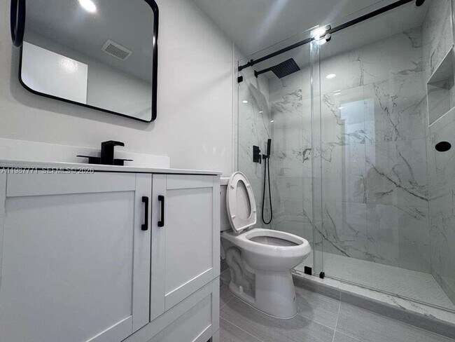 Building Photo - 455 Golden Isles Dr