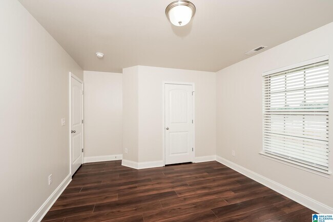 Building Photo - 950 Brookhaven Dr