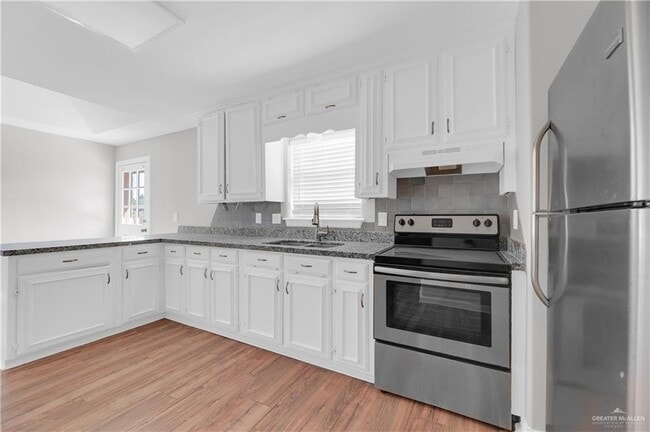 Building Photo - 19 N 30th St