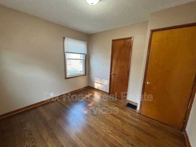 Building Photo - 645 Swigart Dr