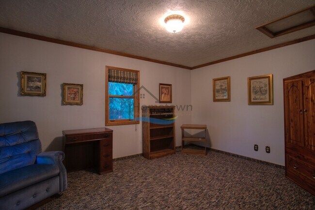Building Photo - Custom Country Home With Spectacular Views...