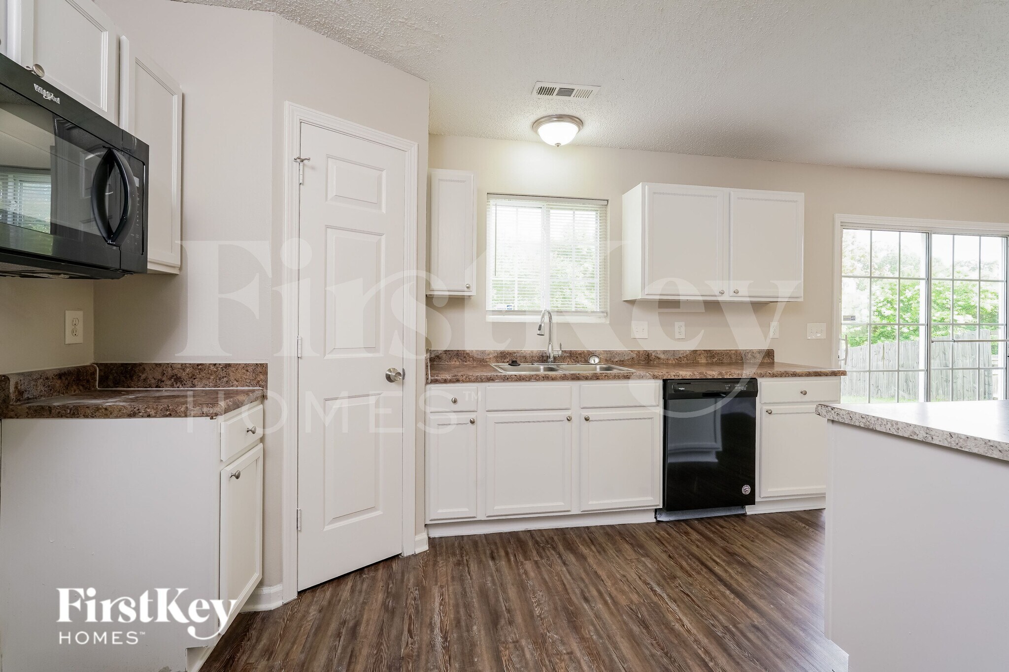 Building Photo - 3737 Eskdale Dr