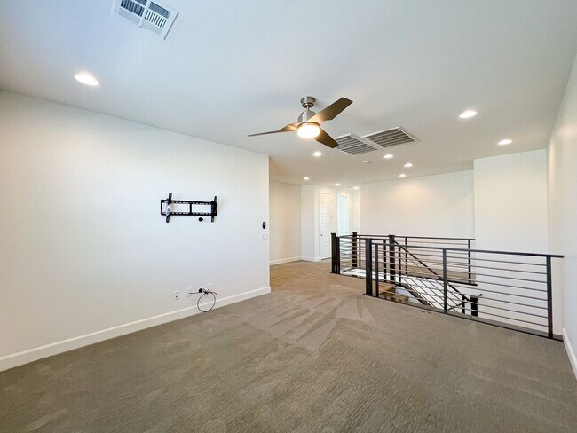 Building Photo - Exquisite Luxury Rental in Prestigious Gated Tule Springs Community