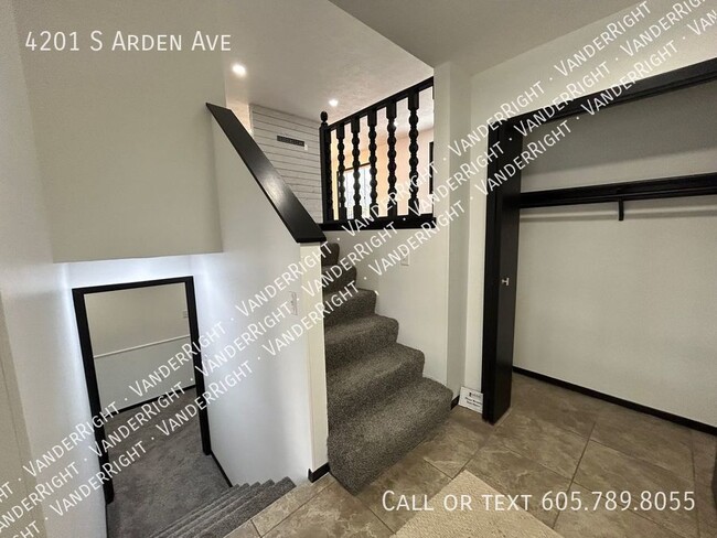 Building Photo - 4201 S Arden Ave