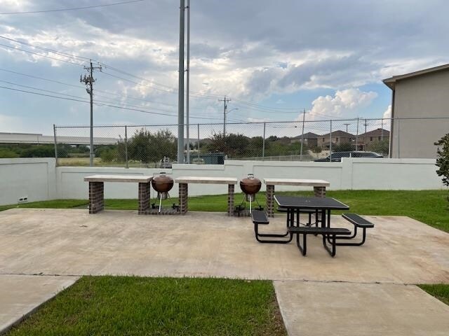 Building Photo - 10902 International Blvd