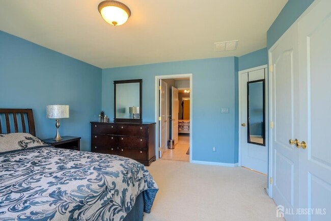 Building Photo - 19 Meadowlark Dr