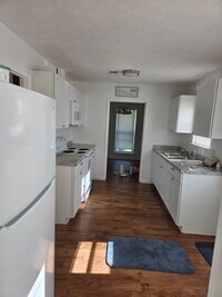 Building Photo - 1118 Country Cir