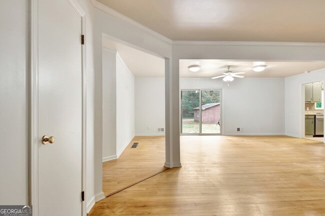 Building Photo - 500 Circle Dr