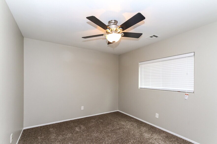 Building Photo - 10252 Nolinas St