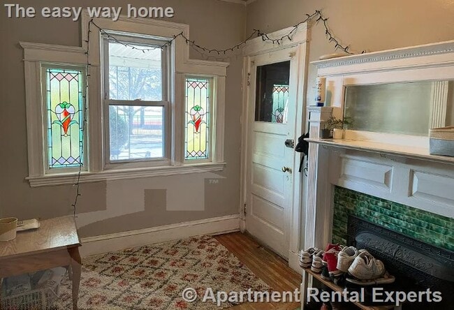 Building Photo - 183 College Ave