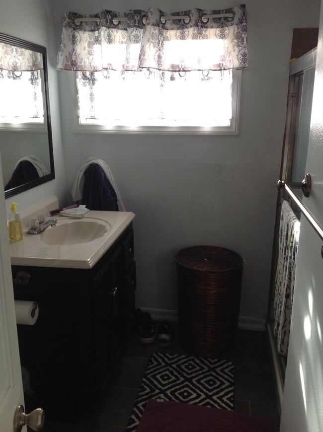 Building Photo - 2410 W Stanford St