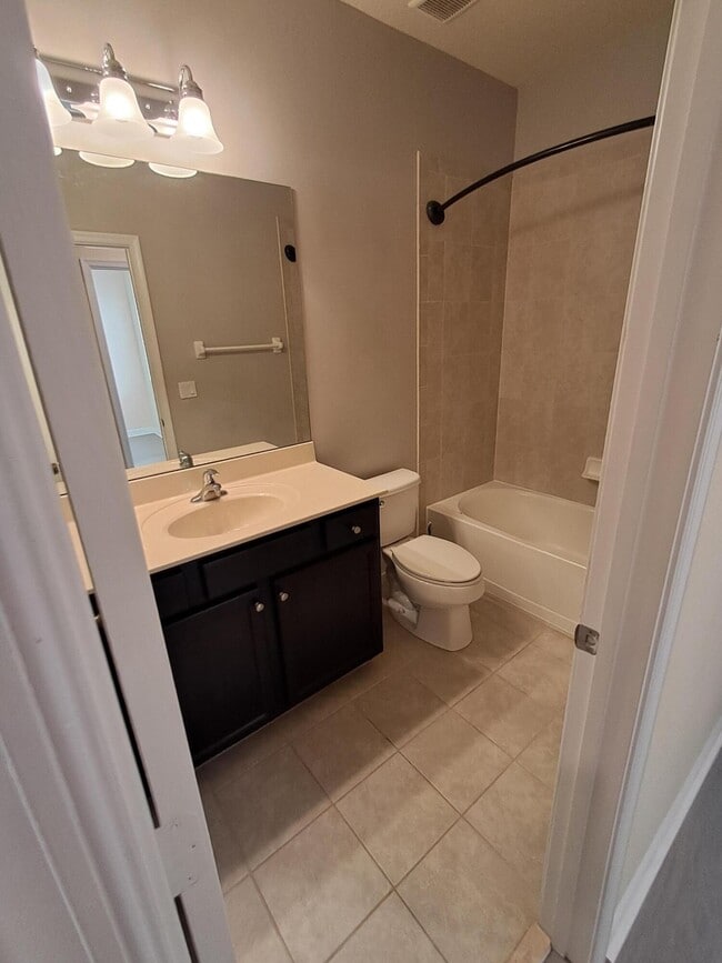 Building Photo - 10312 Wellington Parc Dr