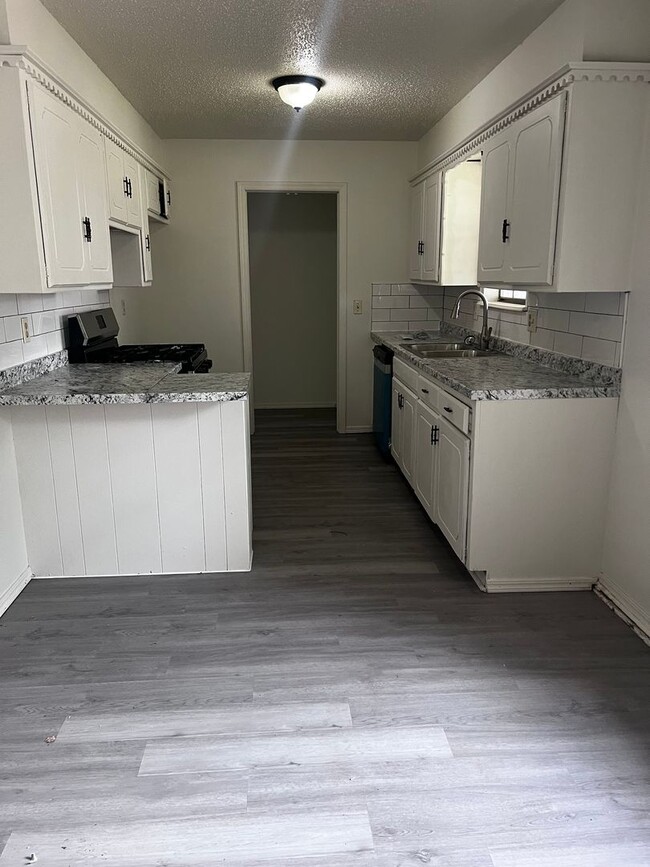 Building Photo - Edmond Home Ready for Occupancy