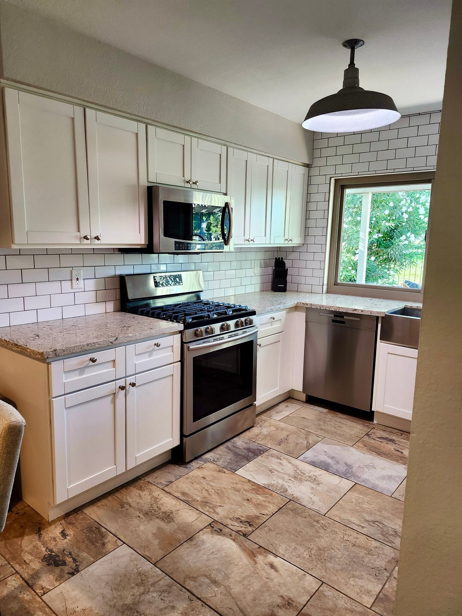 Building Photo - 3177 Bel Air Dr
