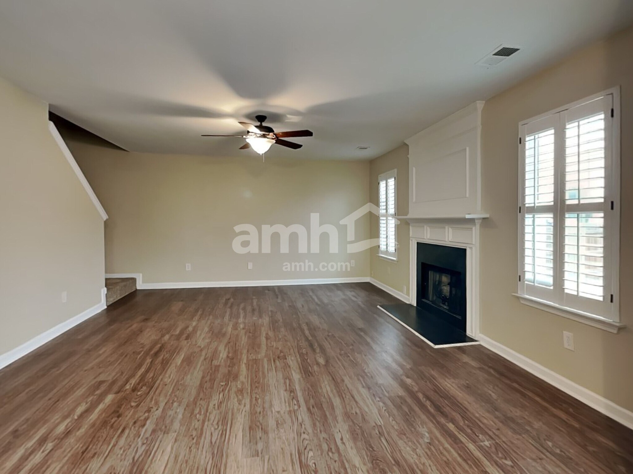 Building Photo - 200 Crossview Dr