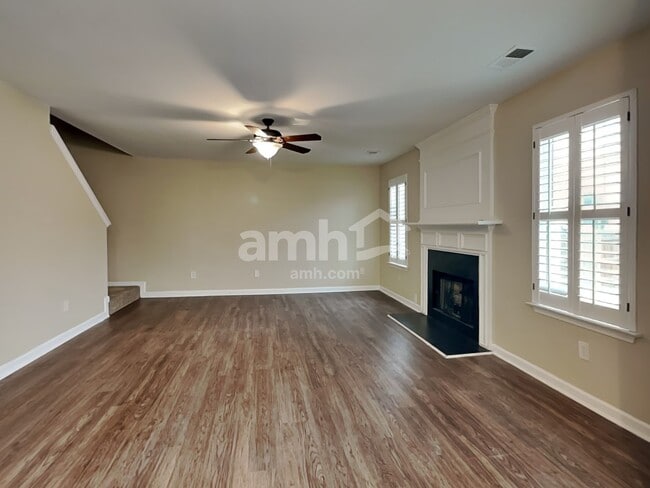 Building Photo - 200 Crossview Dr