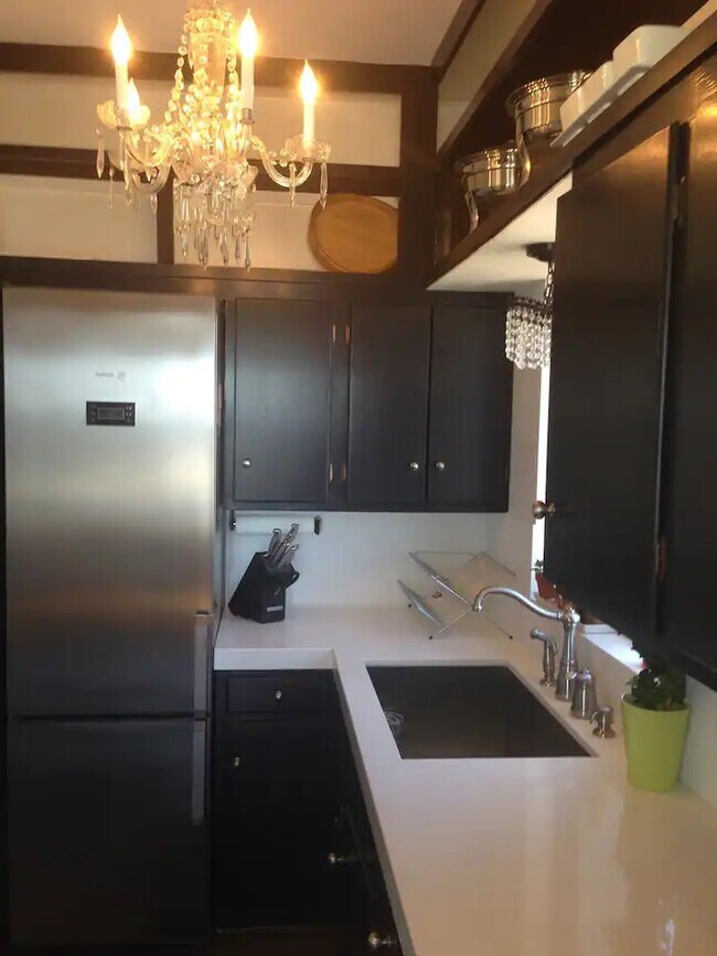 kitchen - 1030 E Ocean Blvd