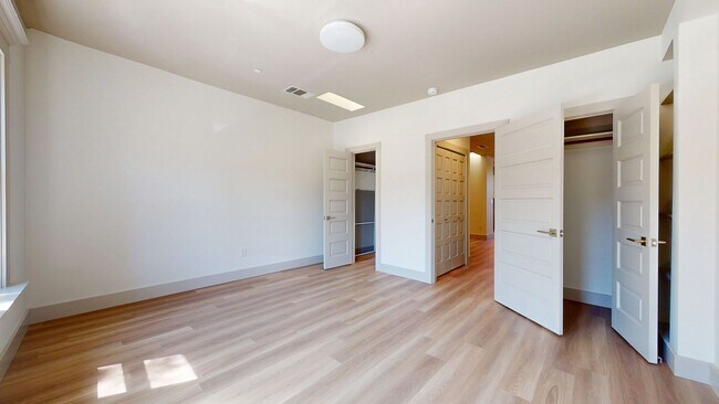 Building Photo - 2 Bedroom Brand New Berkeley Unit!