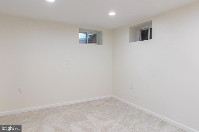 Building Photo - 178 Stonegate Dr