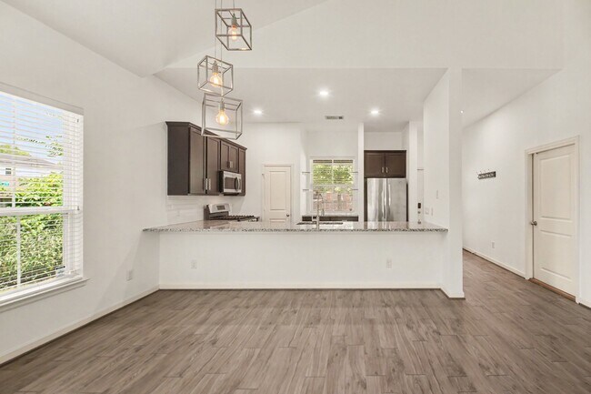 Building Photo - 3413 Omega St