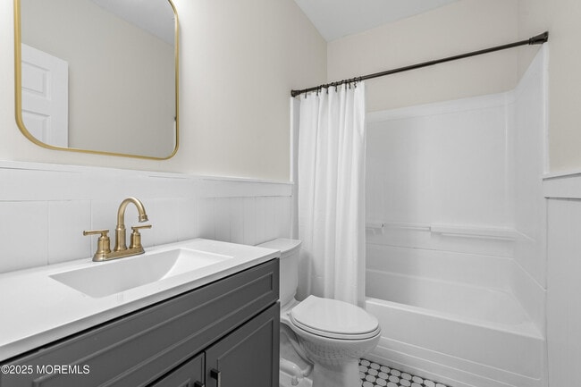 Building Photo - 11 Dewitt Ave