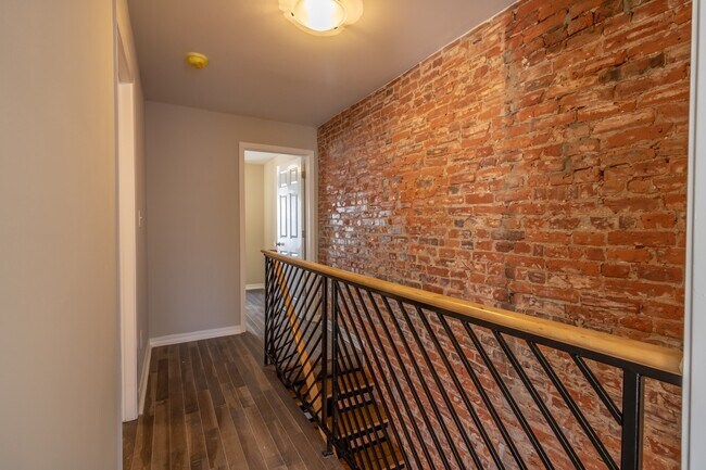 Building Photo - ???Newly Updated, MODERN 2 Bedroom in booming Brewerytown