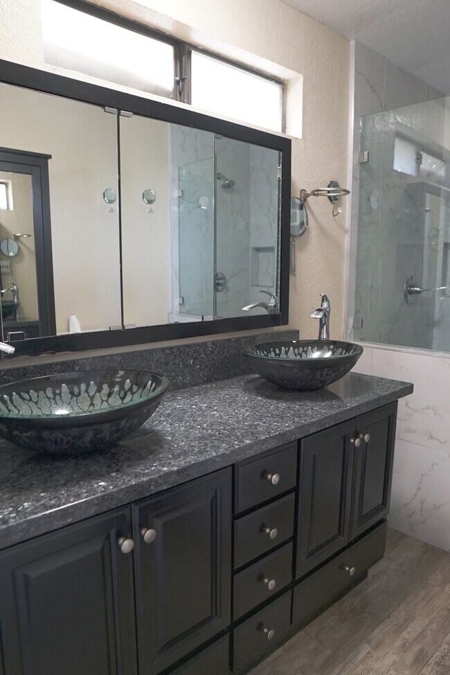 Building Photo - 51660 Avenida Villa