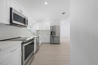 Building Photo - 2601 Taylor St