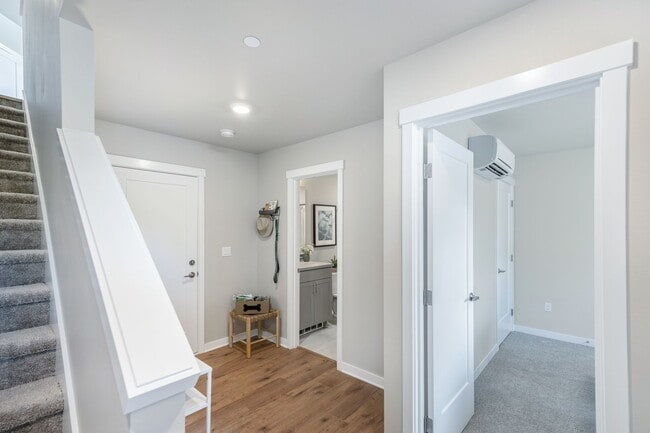 Building Photo - 4 Bed | 3.5 Bathroom | 1840 Sq Ft | $3,400